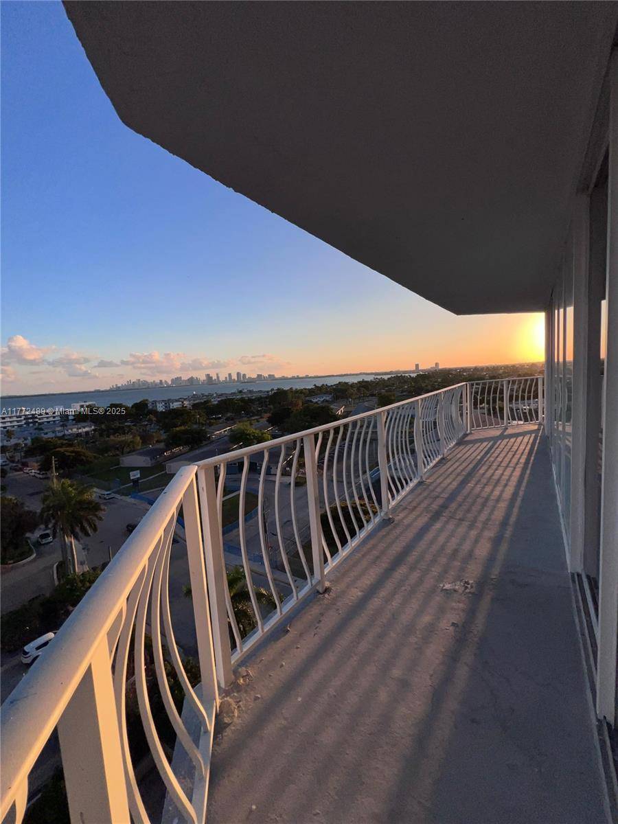 North Bay Village, FL 33141,7601 E Treasure Dr #1005
