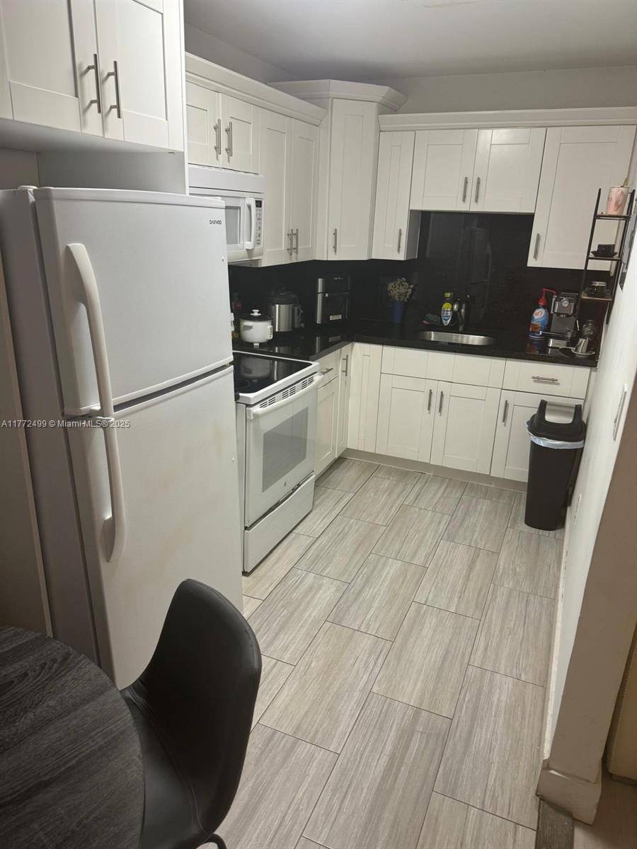 Miami Beach, FL 33141,7928 Harding Ave #5