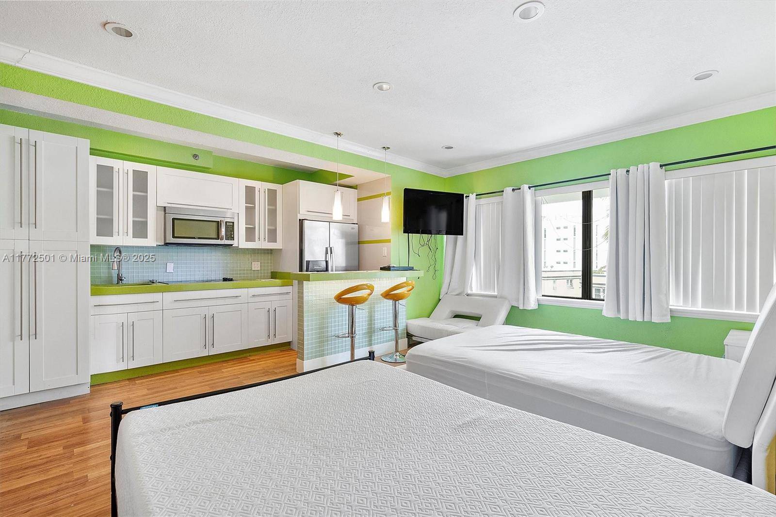 Miami Beach, FL 33141,6345 Collins Ave #414
