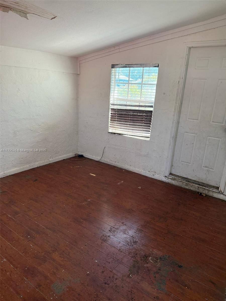Miami, FL 33147,6965 NW 21st Ct