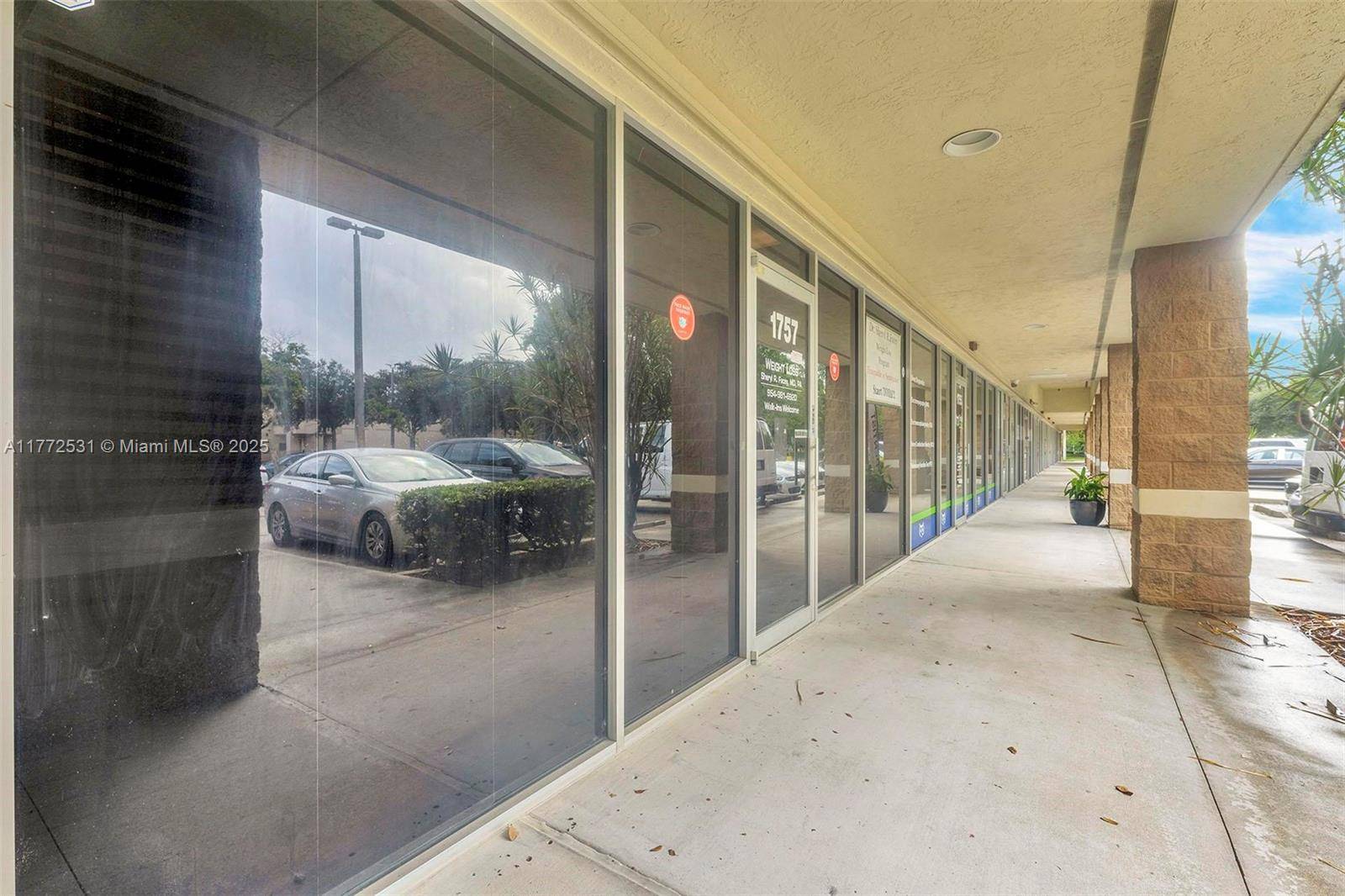 Pembroke Pines, FL 33024,1757 N University Dr #1757