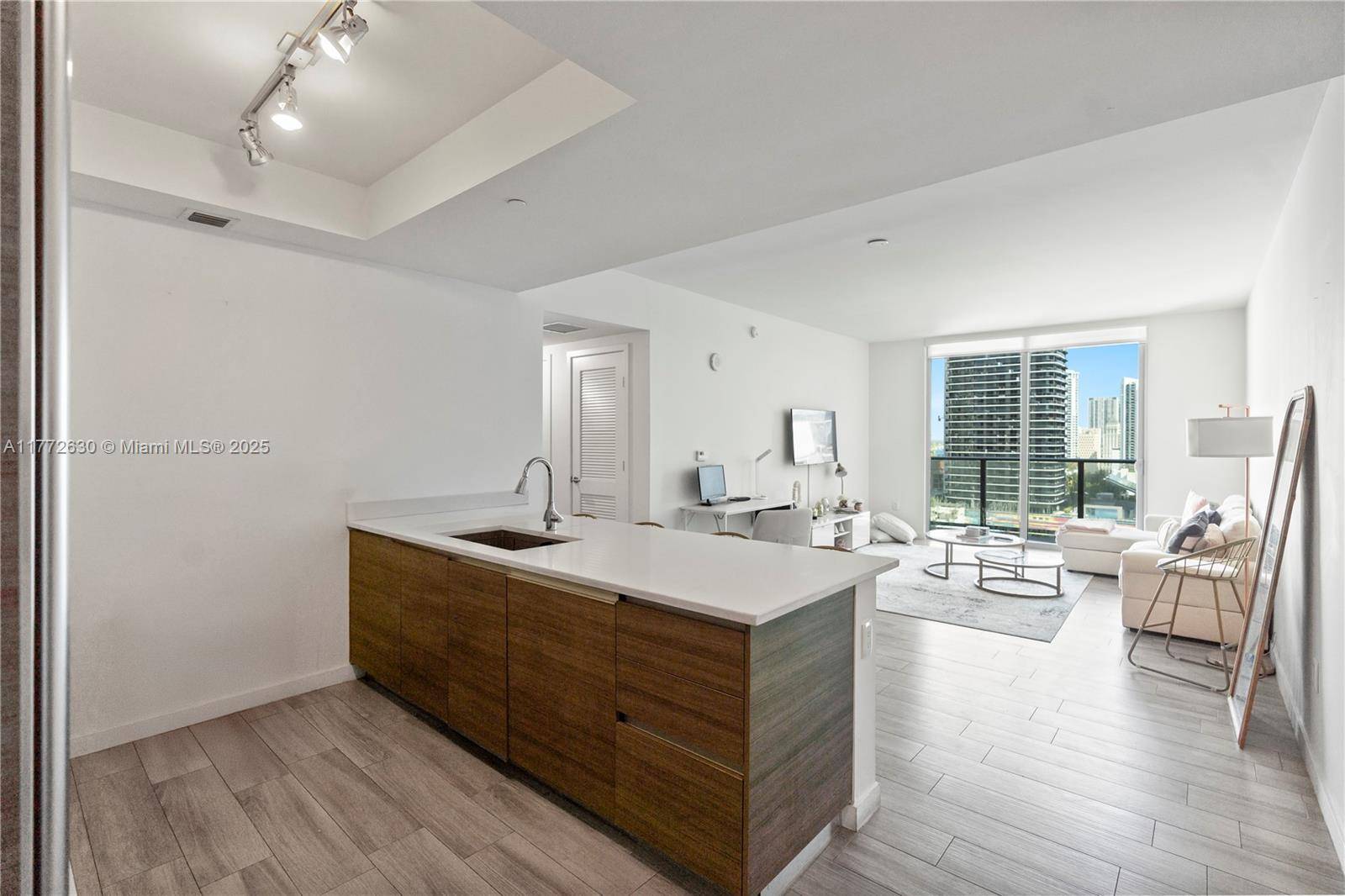 Miami, FL 33130,1100 S Miami Ave #2007