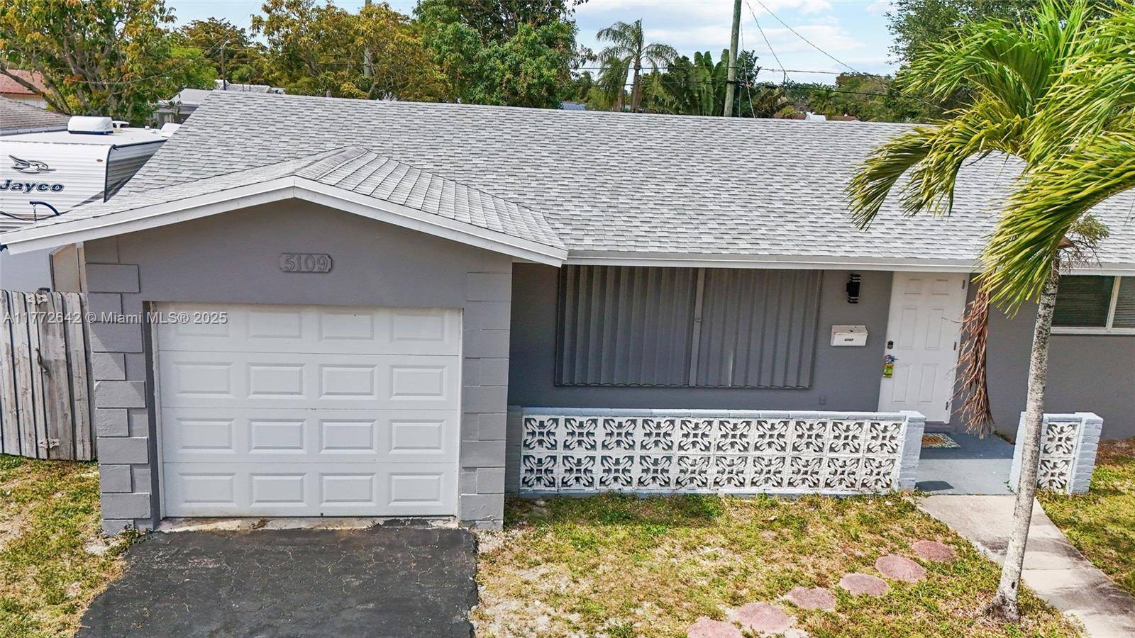 Hollywood, FL 33021,5109 Washington St