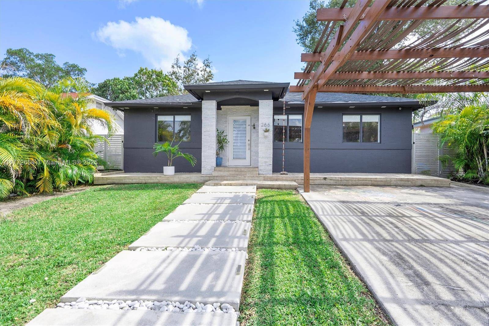 Miami, FL 33161,266 NE 117th St