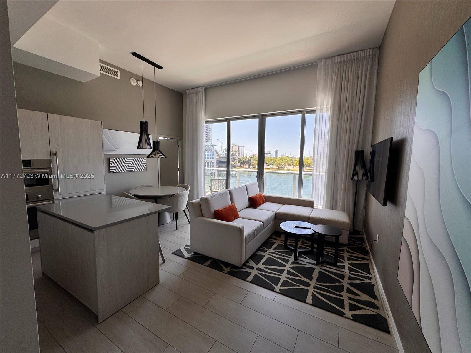 Hollywood, FL 33019,4010 S Ocean Dr #R204