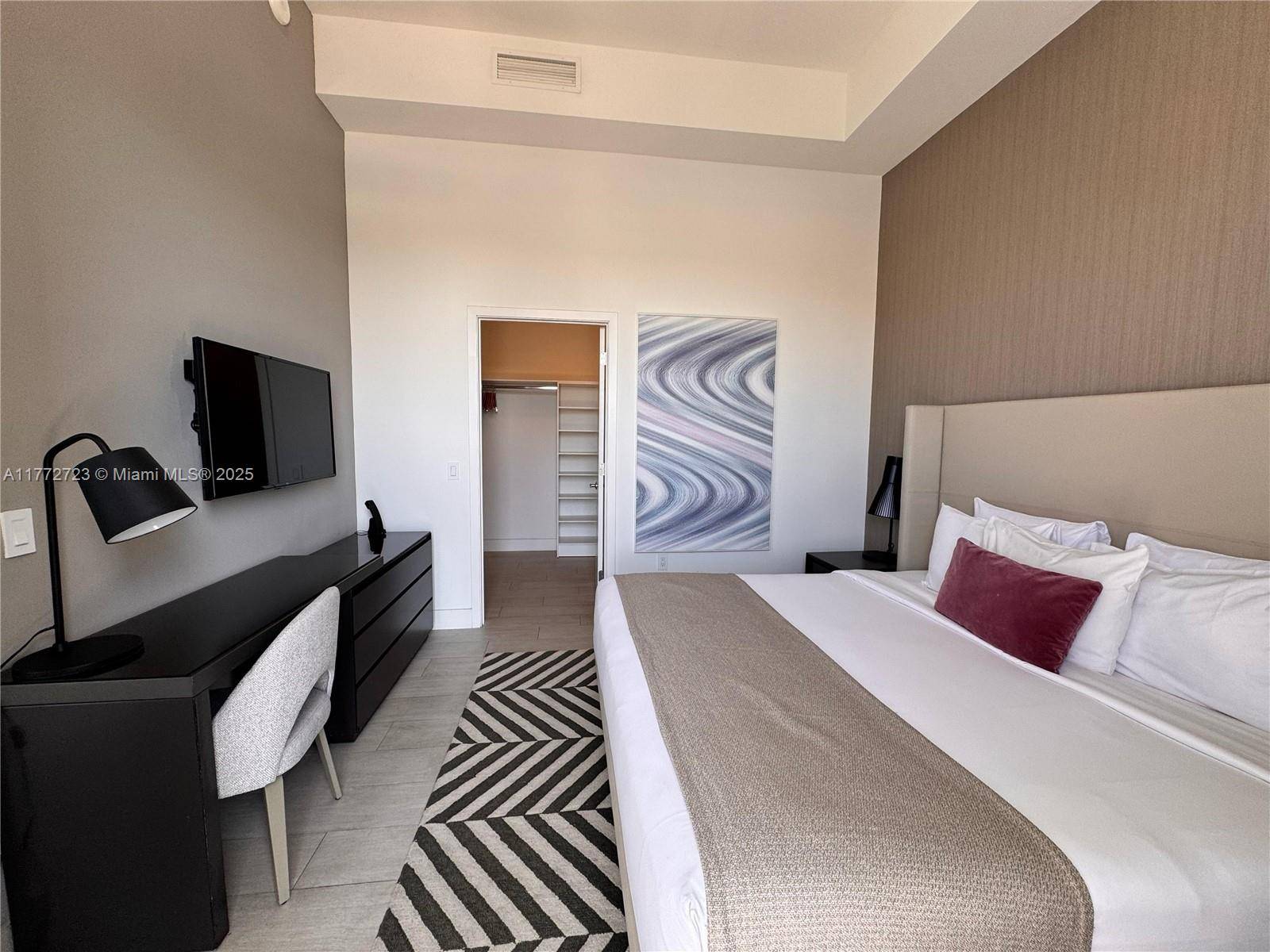 Hollywood, FL 33019,4010 S Ocean Dr #R204