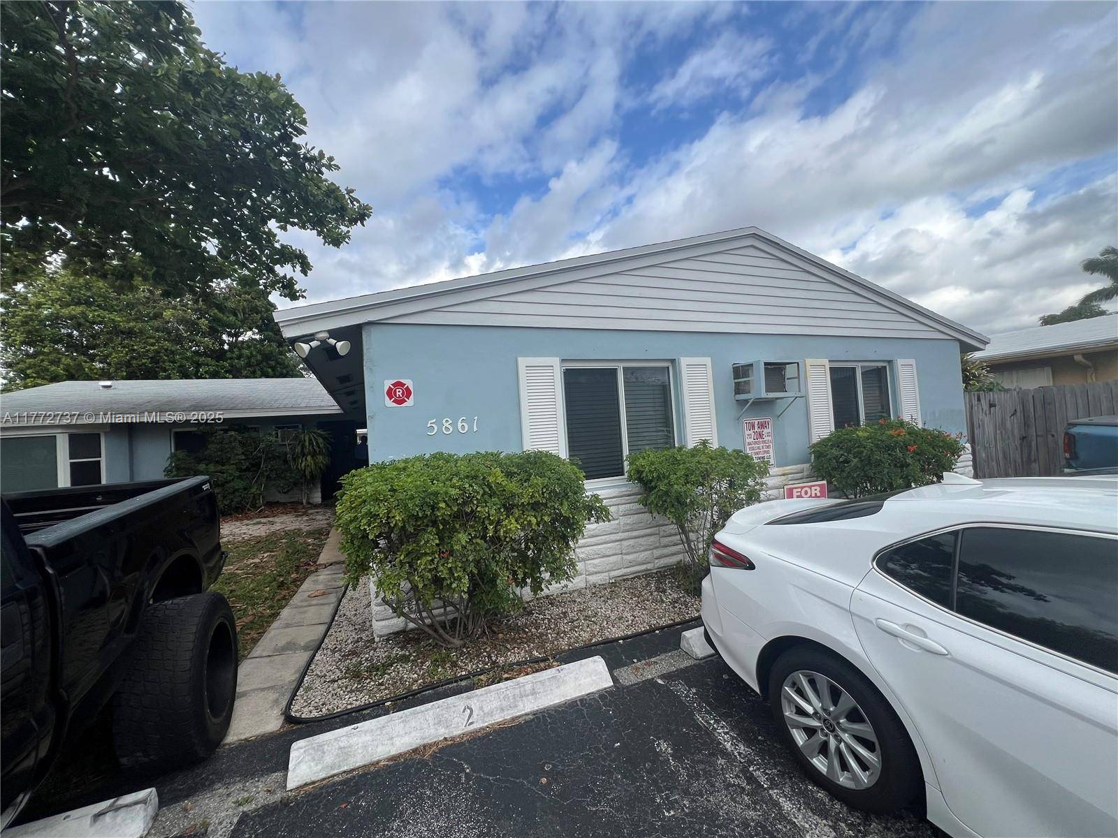 Fort Lauderdale, FL 33334,5861 NE 18th Ave #3