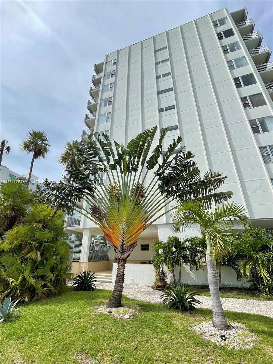 North Bay Village, FL 33141,7545 E Treasure Dr #10H