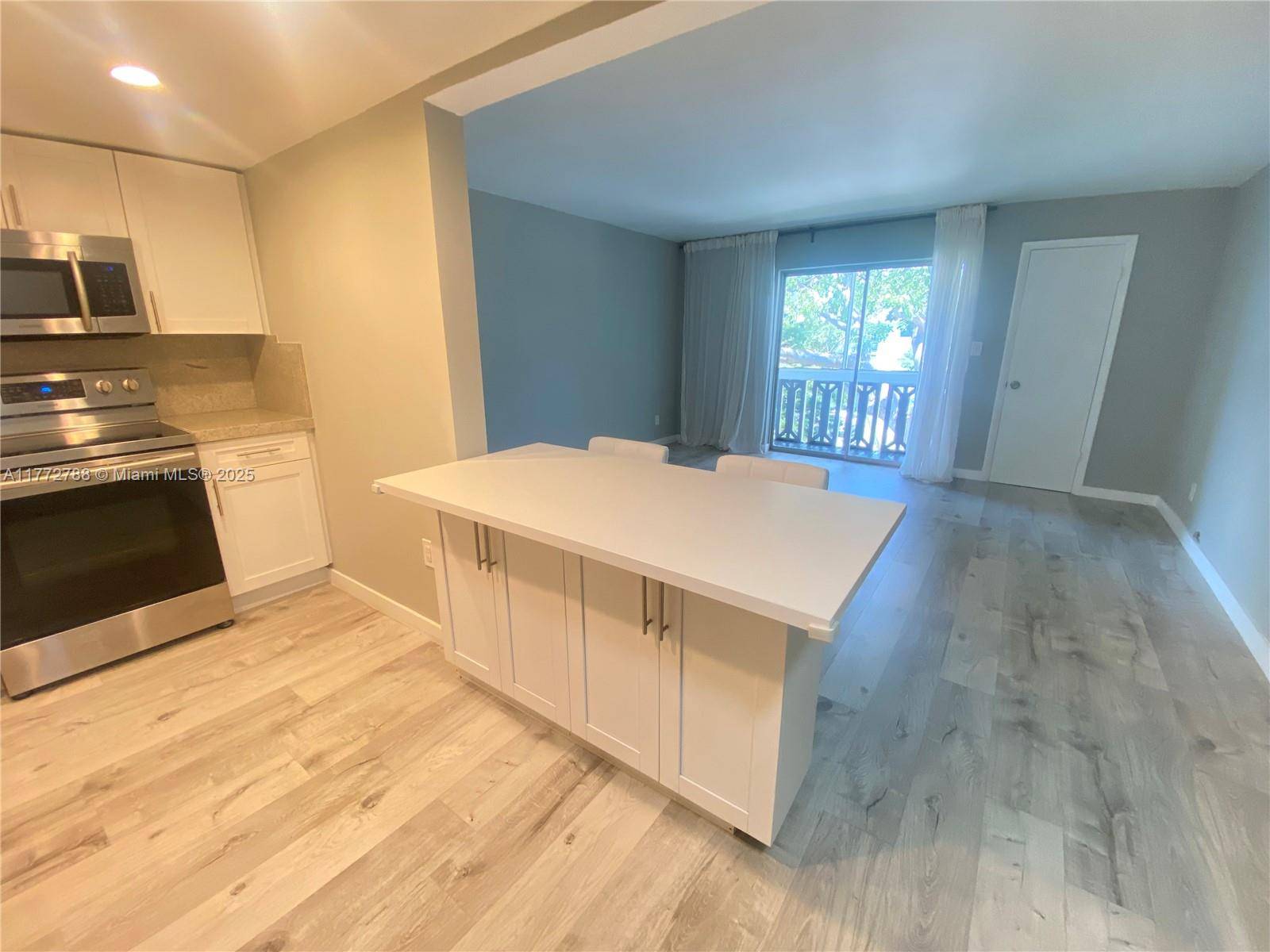 Key Biscayne, FL 33149,200 Galen Dr #308