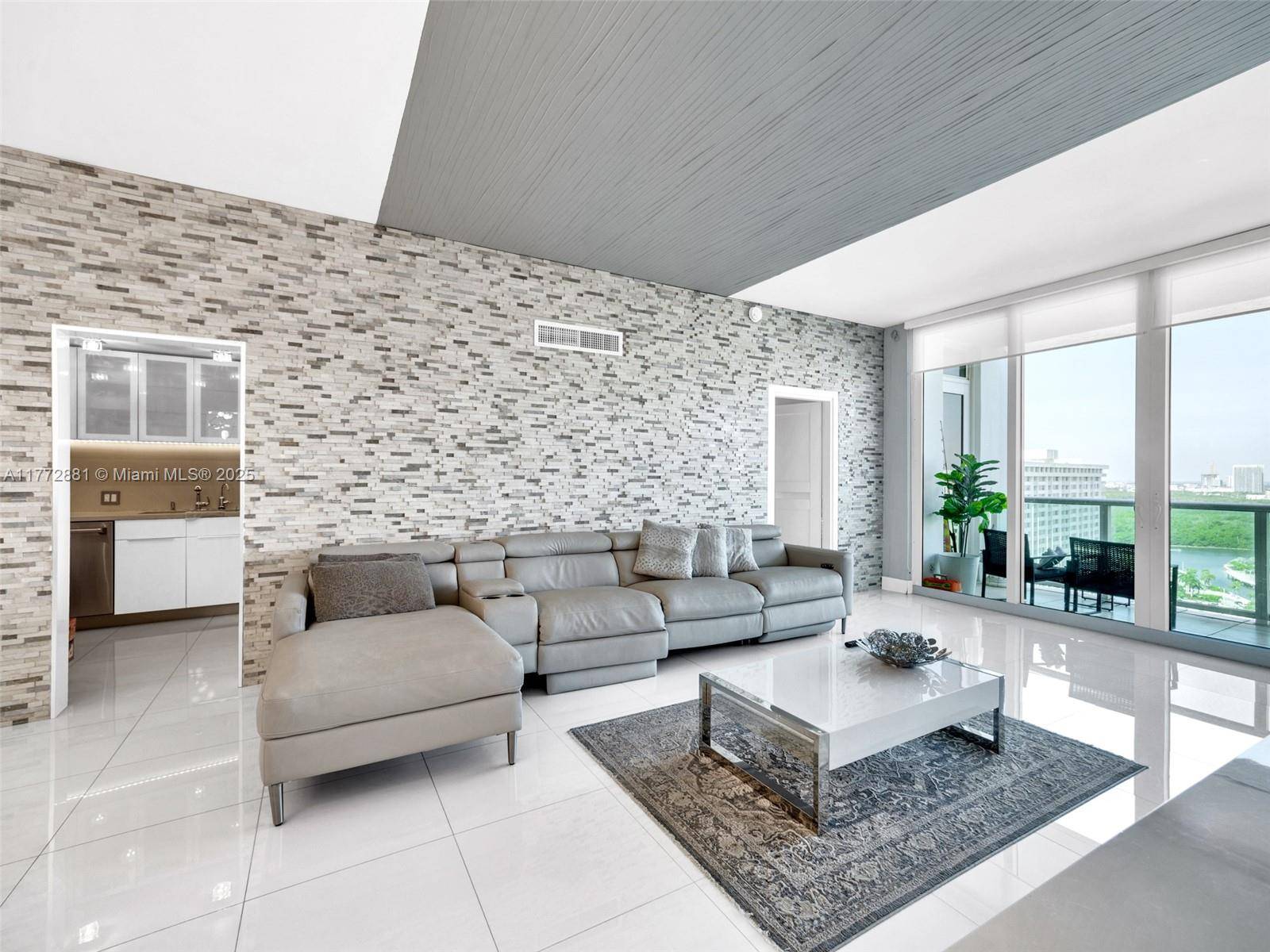 Sunny Isles Beach, FL 33160,100 Bayview Dr #PH01