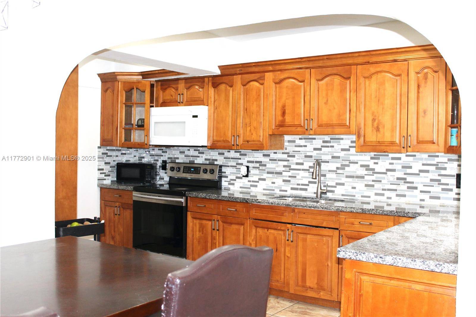 Hialeah, FL 33010,685 SE 9th Ave