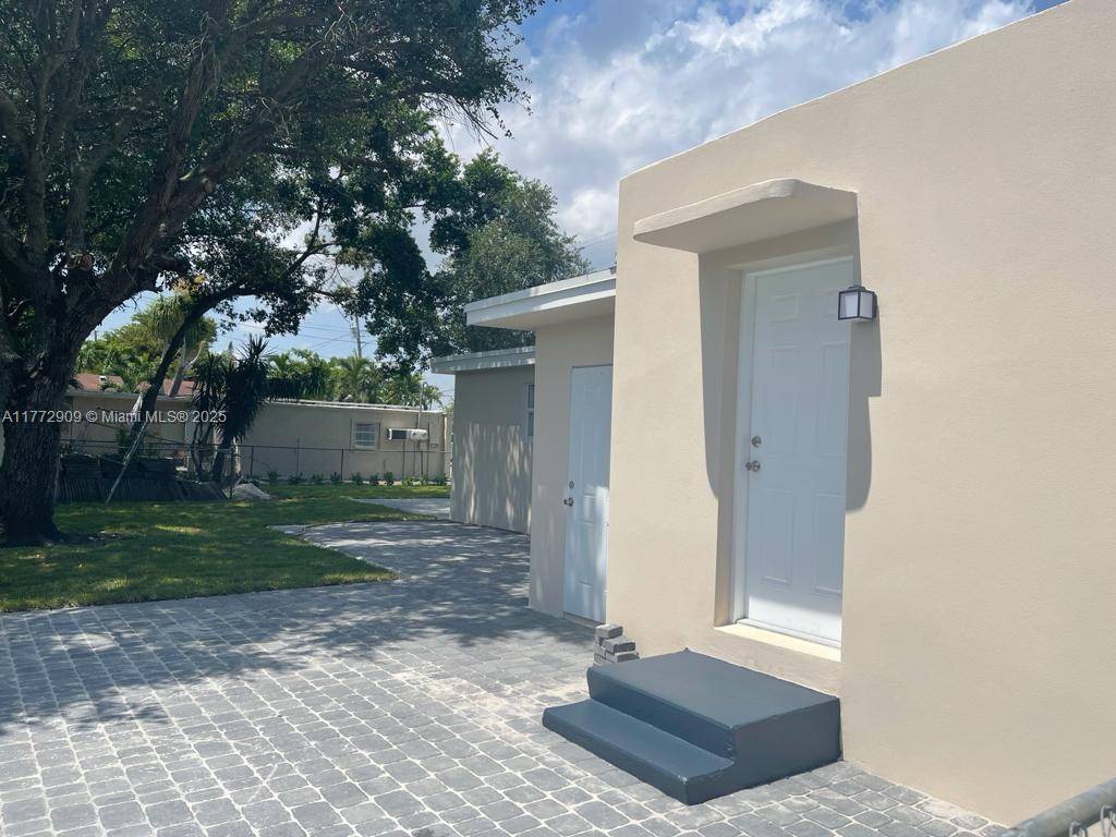 Hollywood, FL 33021,5800 Taylor St #1