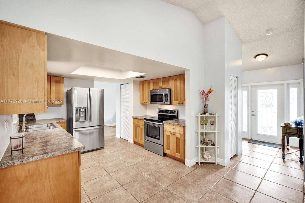Plantation, FL 33323,2840 NW 112th Ter
