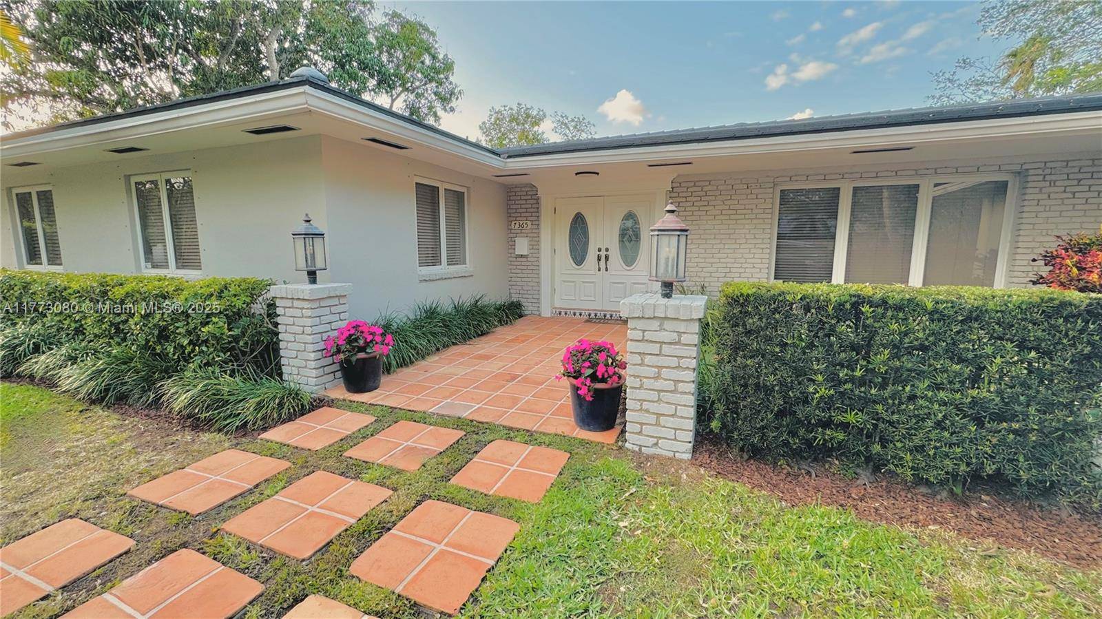 Pinecrest, FL 33156,7365 SW 122nd St