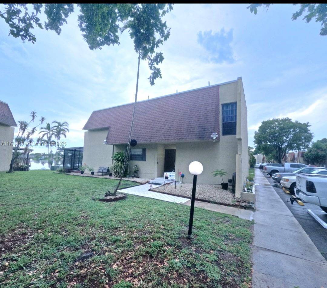 Pembroke Pines, FL 33024,8920 Palm Tree Ln #8920