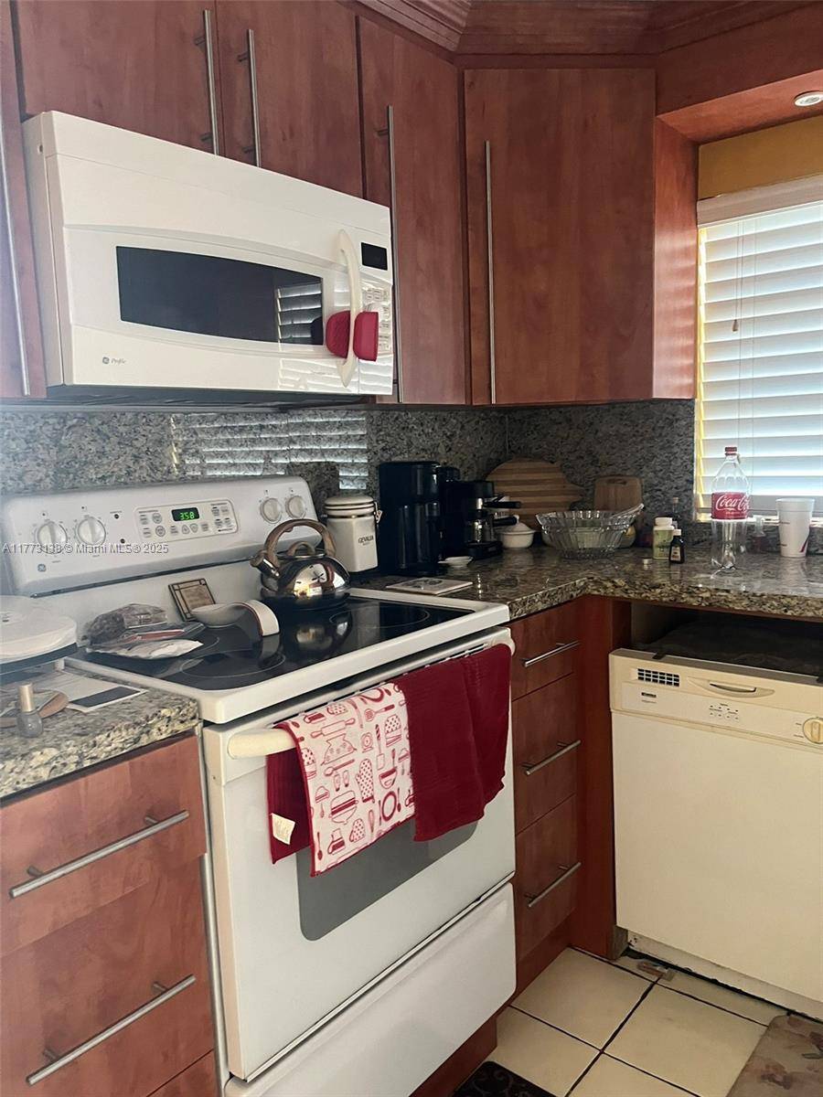 Pembroke Pines, FL 33026,1100 Colony Point Circle #201