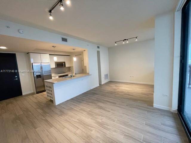 Miami, FL 33130,999 SW 1st Ave #3115