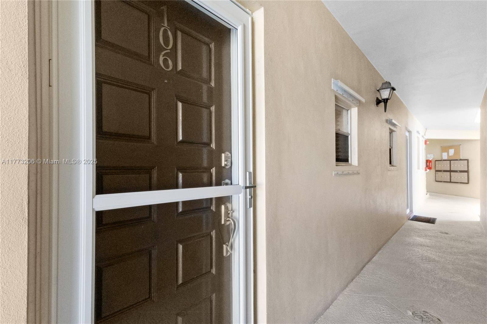 Pompano Beach, FL 33062,2201 SE 9th St #106