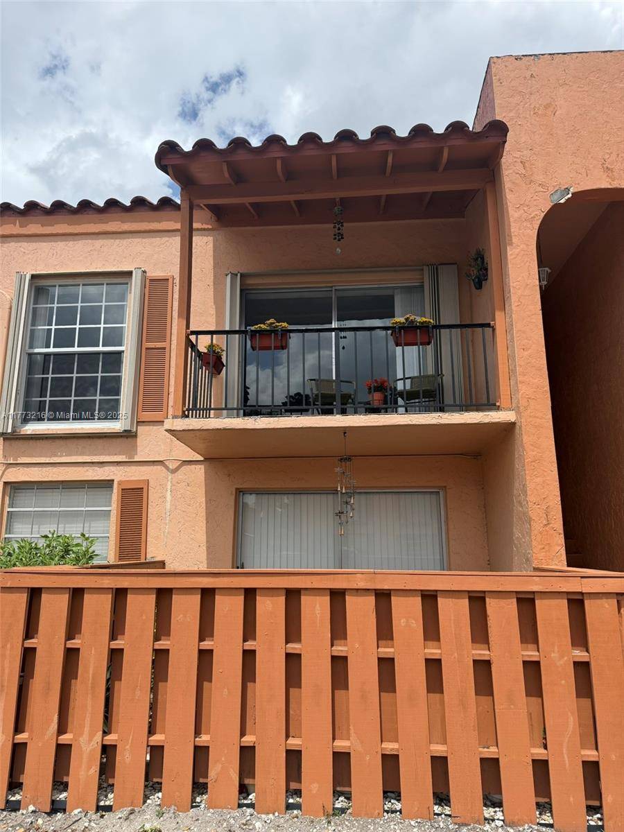 Miami Lakes, FL 33014,7100 Fairway Dr #K10