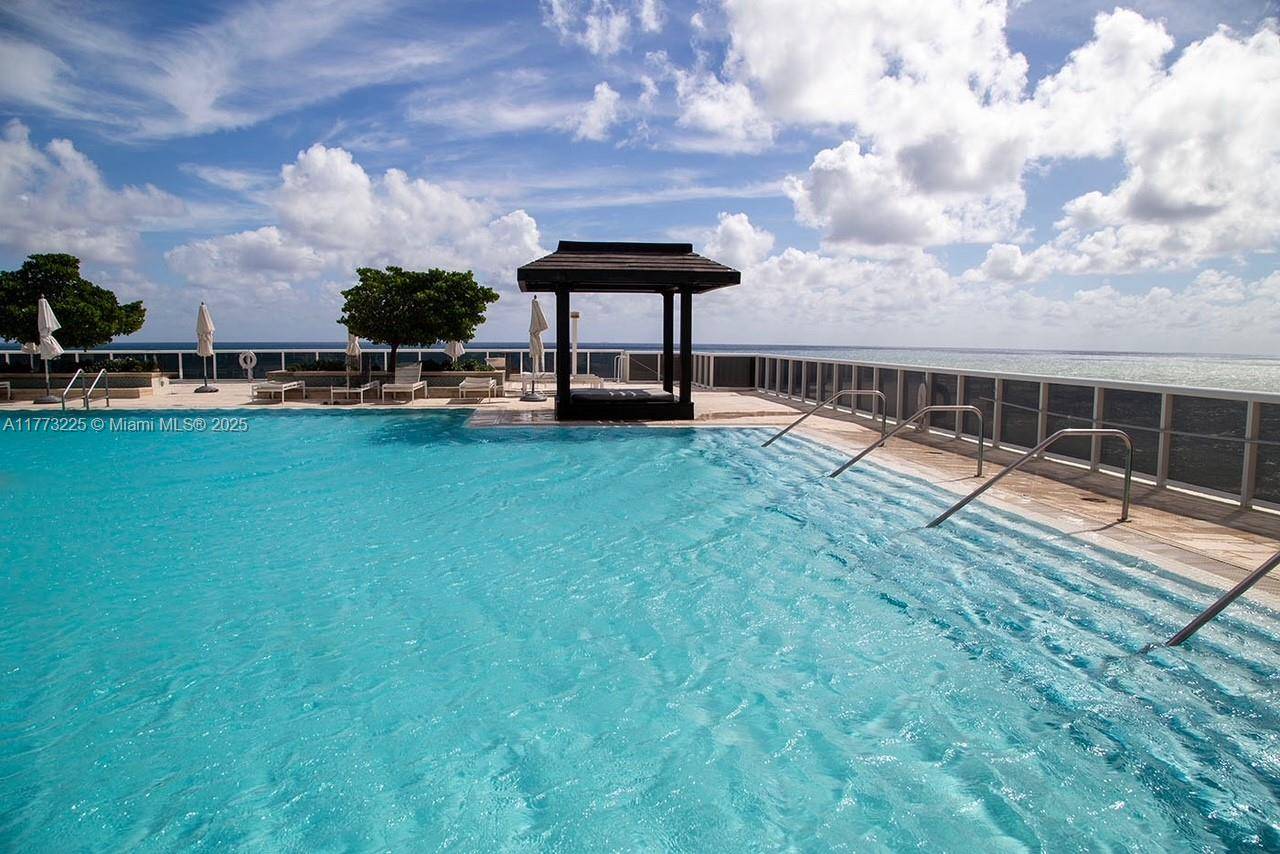 Hallandale Beach, FL 33009,1850 S Ocean Dr #1004