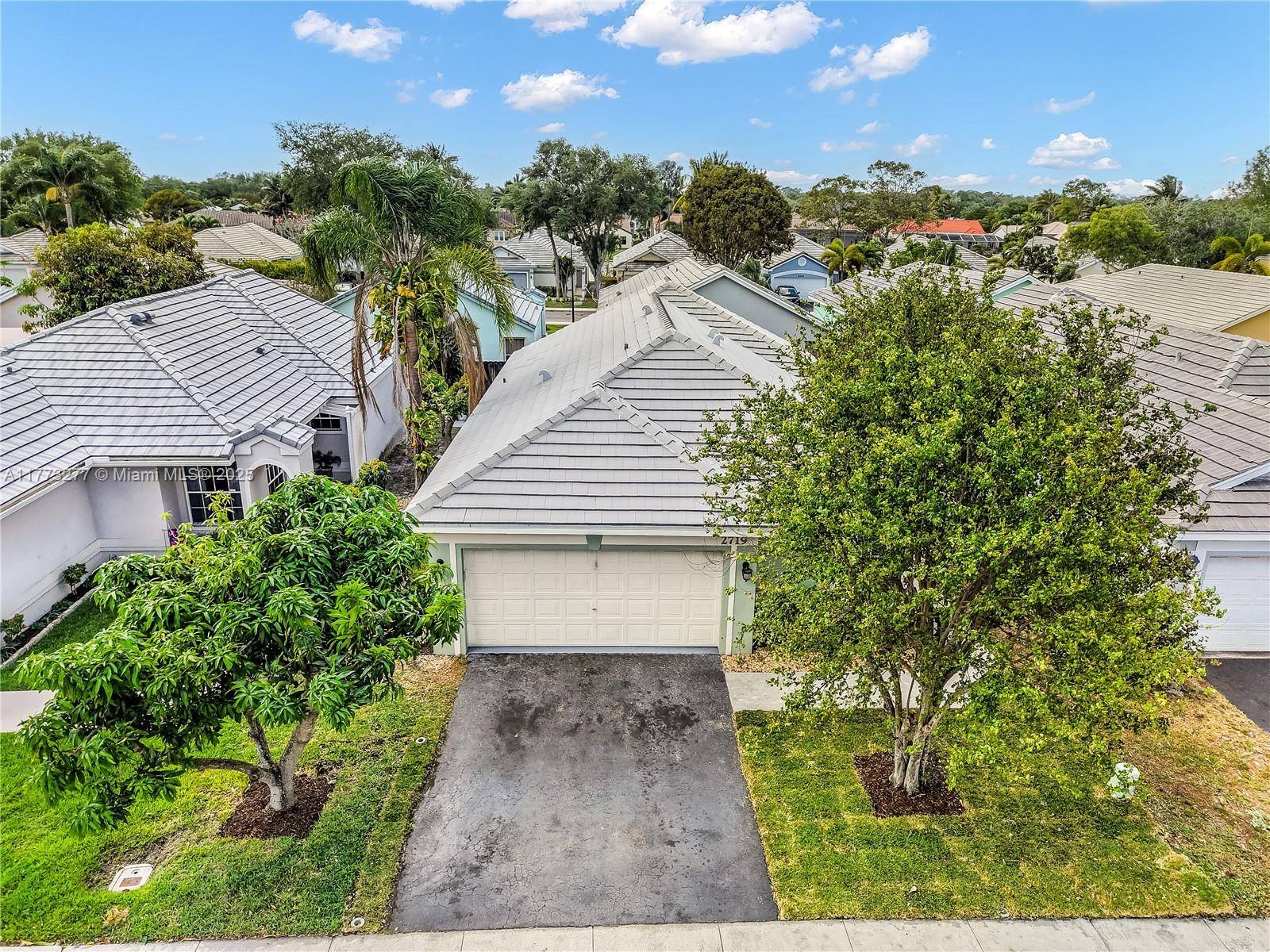 Davie, FL 33328,2719 Arrowwood Ct