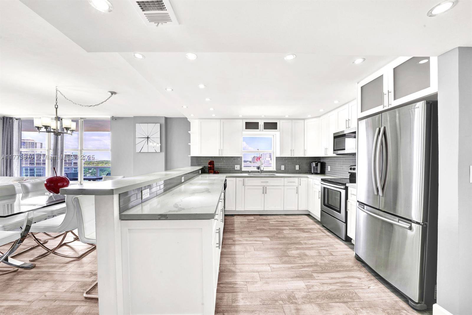 Hollywood, FL 33019,3800 S Ocean Dr #821
