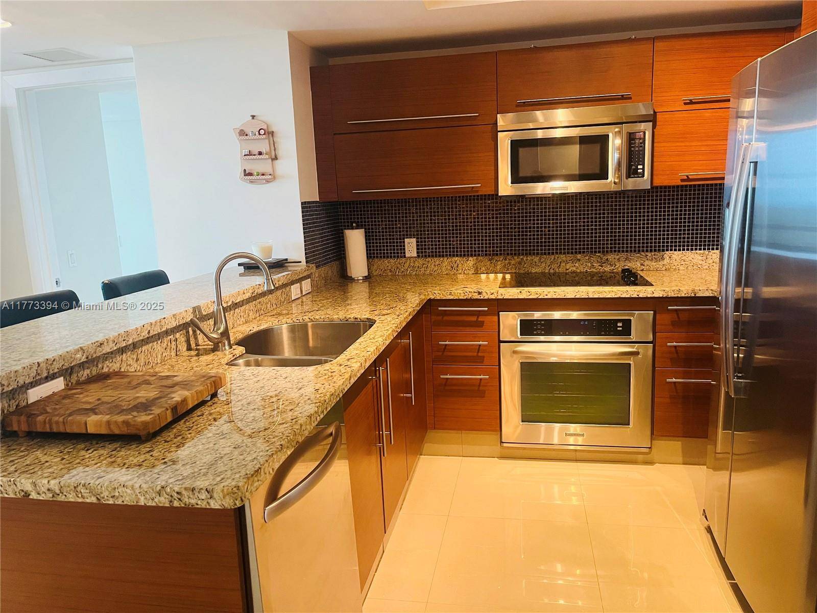 Sunrise, FL 33323,2641 N FLAMINGO RD #806