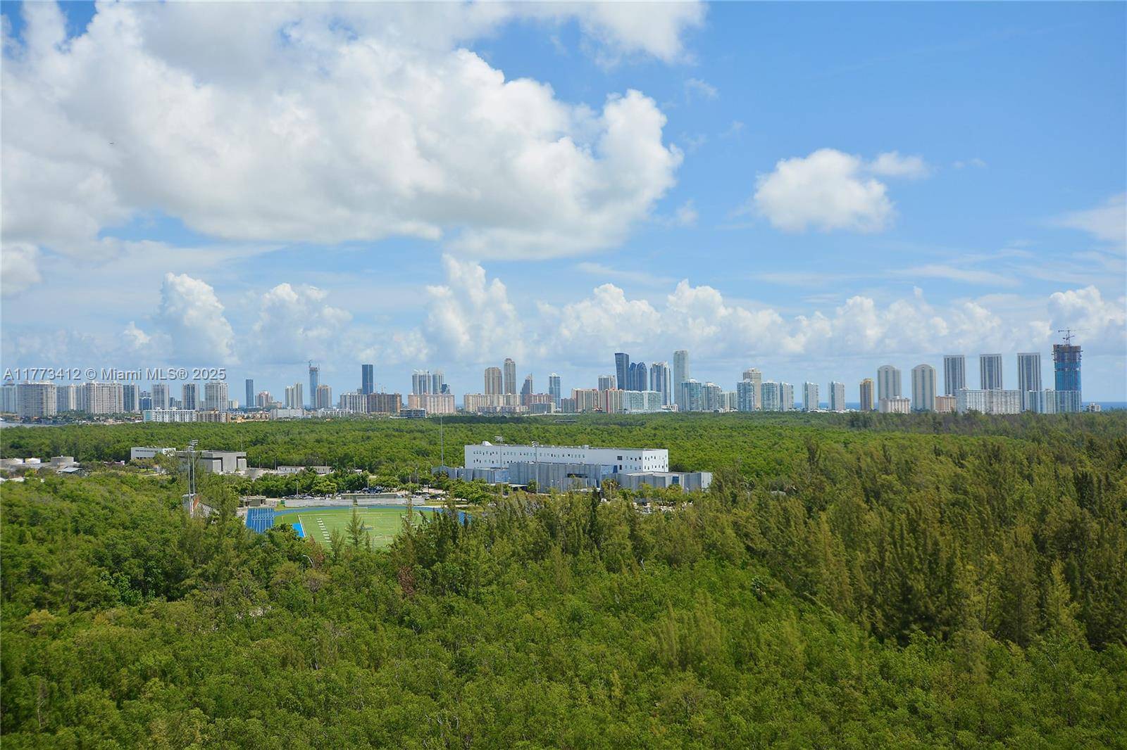 North Miami, FL 33181,14951 Royal Oaks Ln #2206