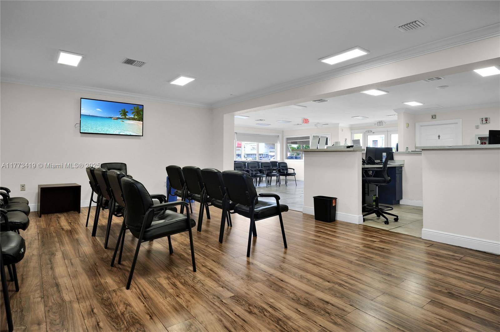Miami, FL 33165,9611 SW 40th St
