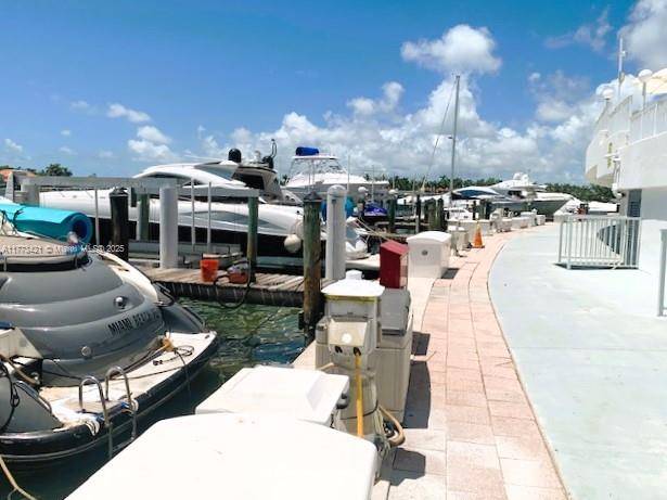 Miami Beach, FL 33141,900 Bay Dr DS20