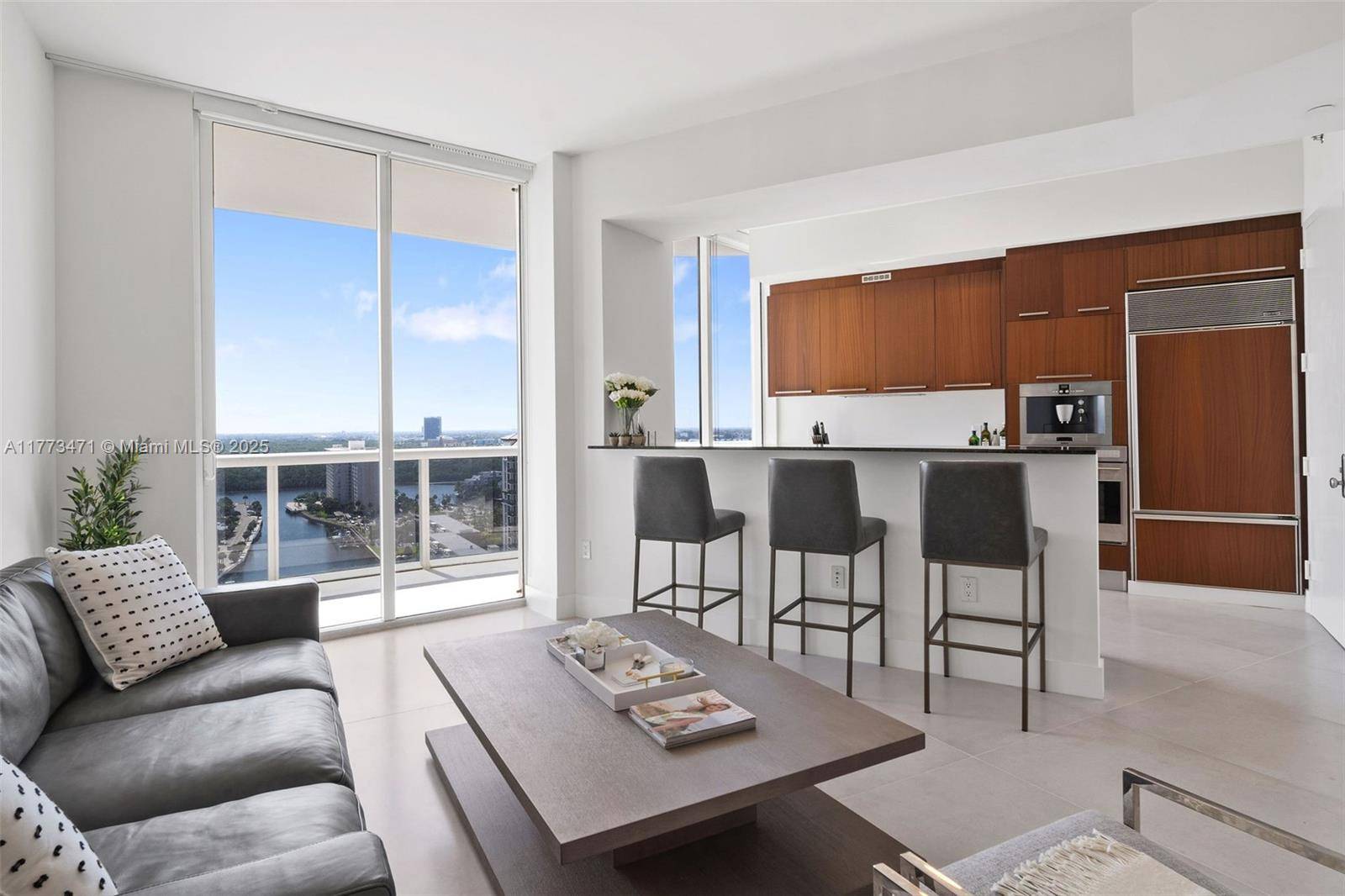 Sunny Isles Beach, FL 33160,15811 Collins Ave #1805