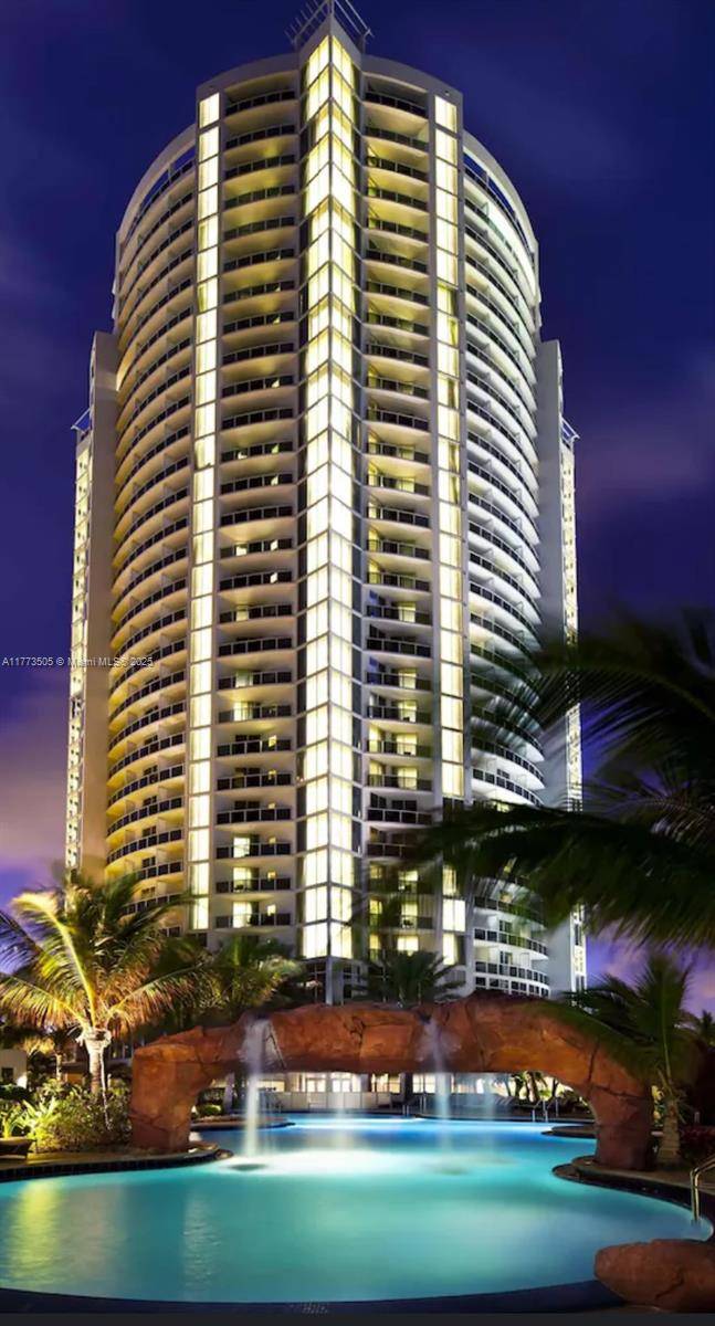 Sunny Isles Beach, FL 33160,18001 NE Collins Ave #2206