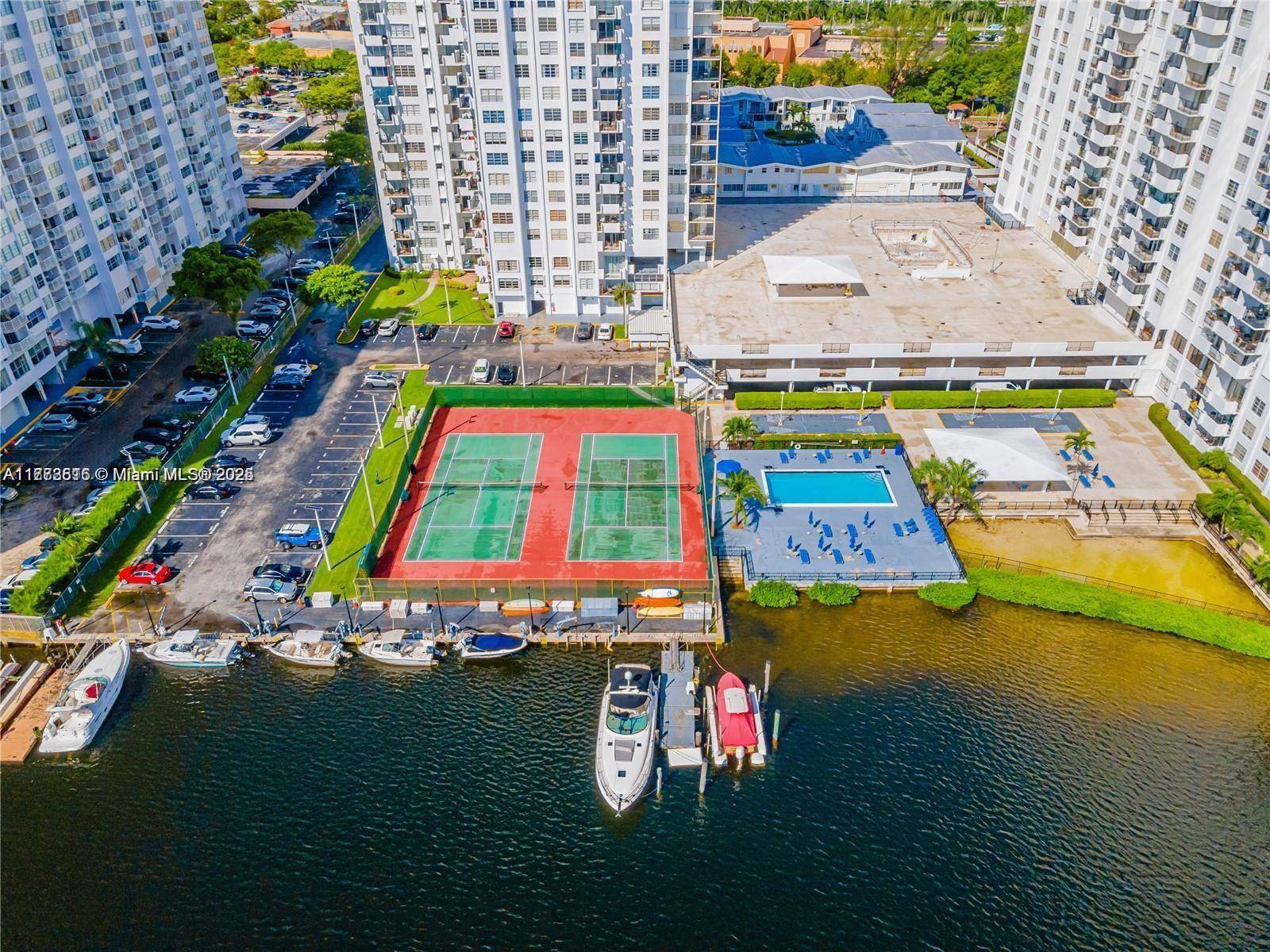 Aventura, FL 33160,2780 NE 183rd St #712