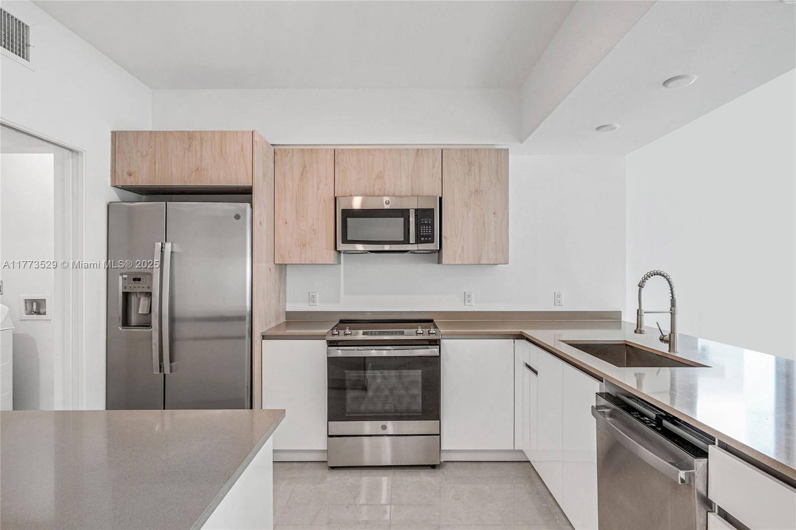 Dania Beach, FL 33314,4149 Oak Pl