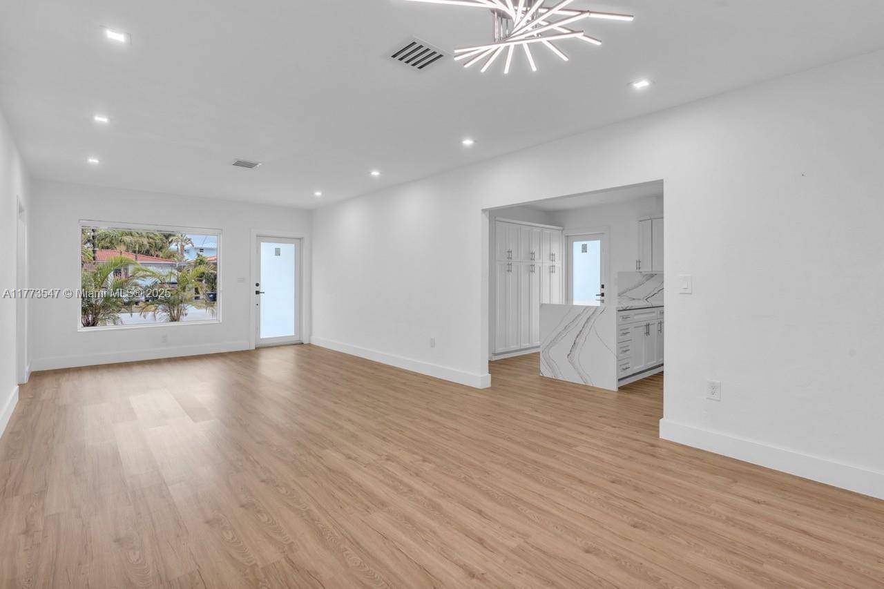 Surfside, FL 33154,8819 Dickens Ave
