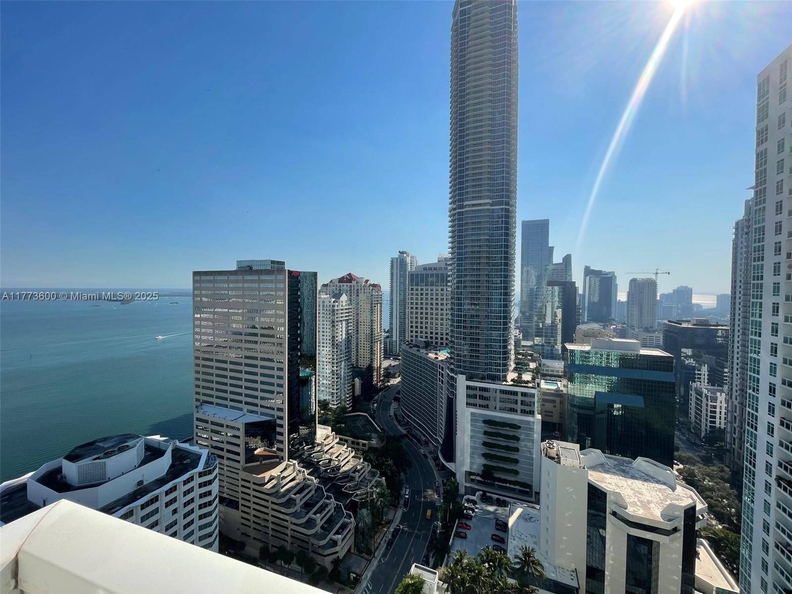 Miami, FL 33131,950 Brickell Bay Dr #3407