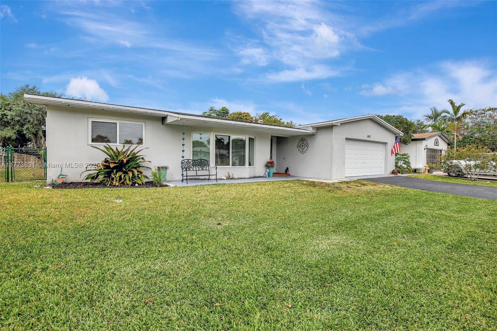 Pembroke Pines, FL 33024,9460 NW 3rd St