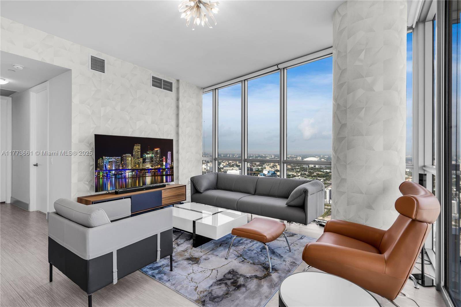 Miami, FL 33132,1100 Biscayne Blvd #4605