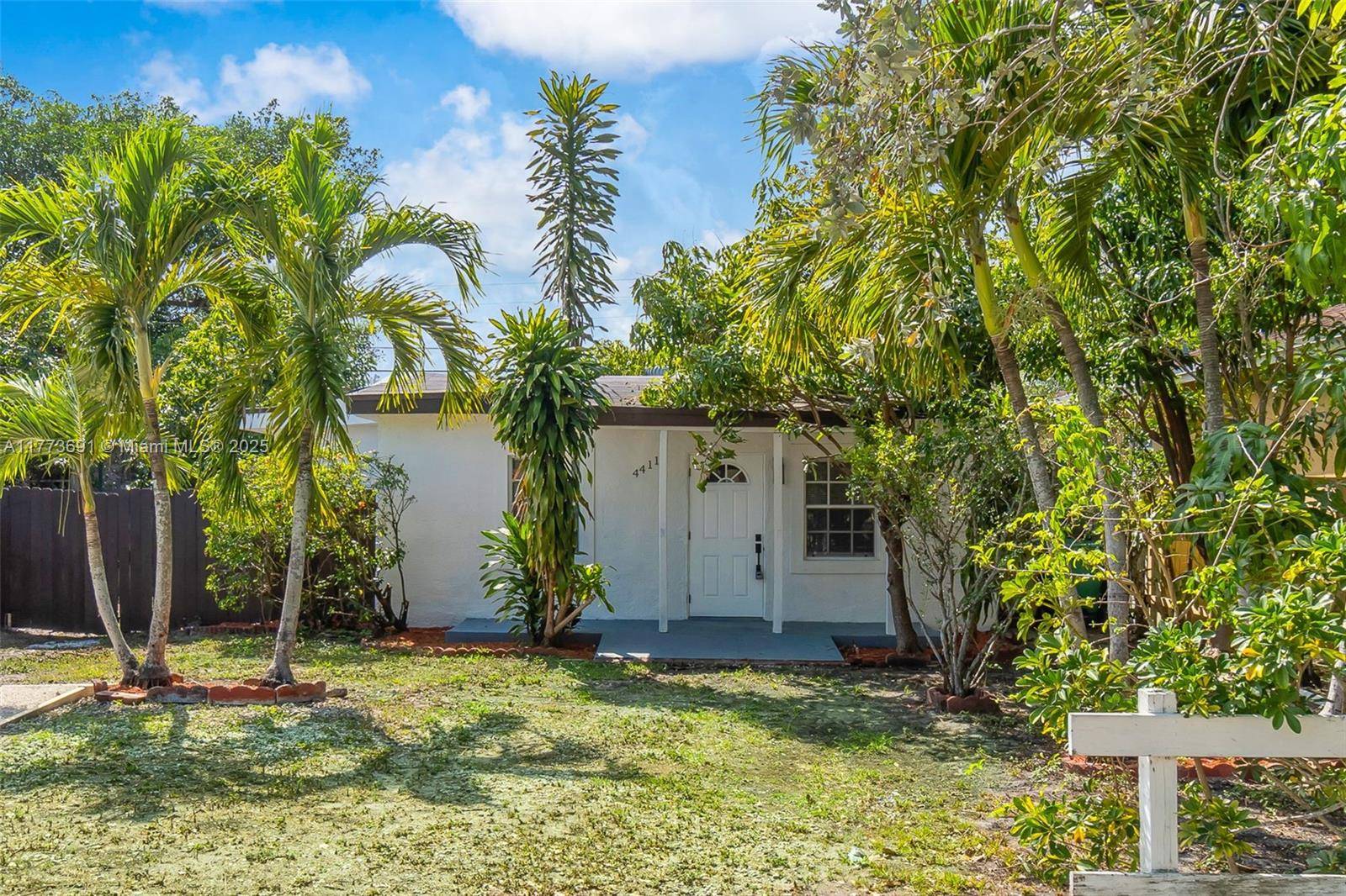 Davie, FL 33314,4411 SW 55th Ave