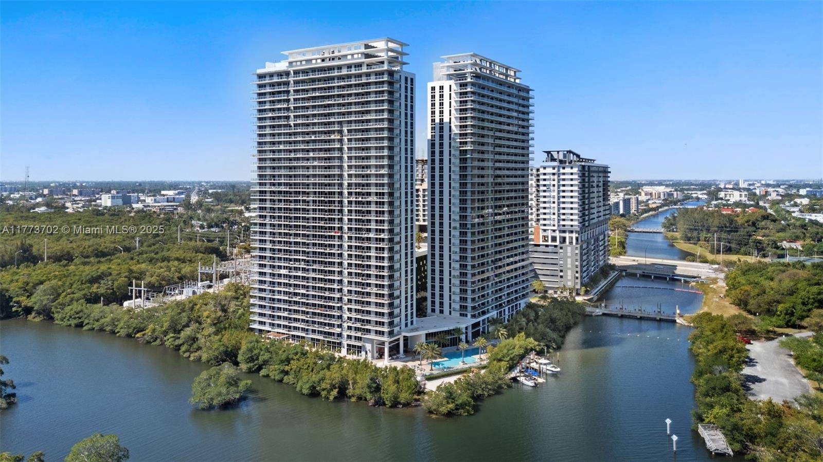 North Miami Beach, FL 33160,16385 Biscayne Blvd #1019
