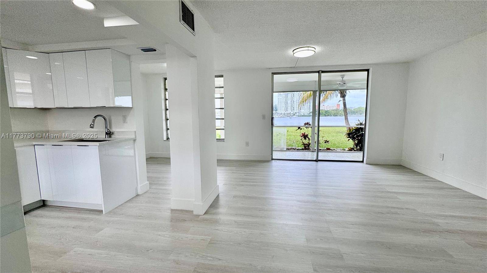 Aventura, FL 33160,2999 Point East Dr #C101