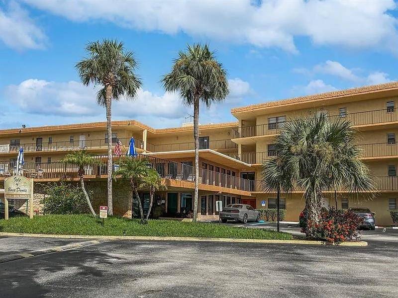 Boca Raton, FL 33428,9273 SW 8th St #308