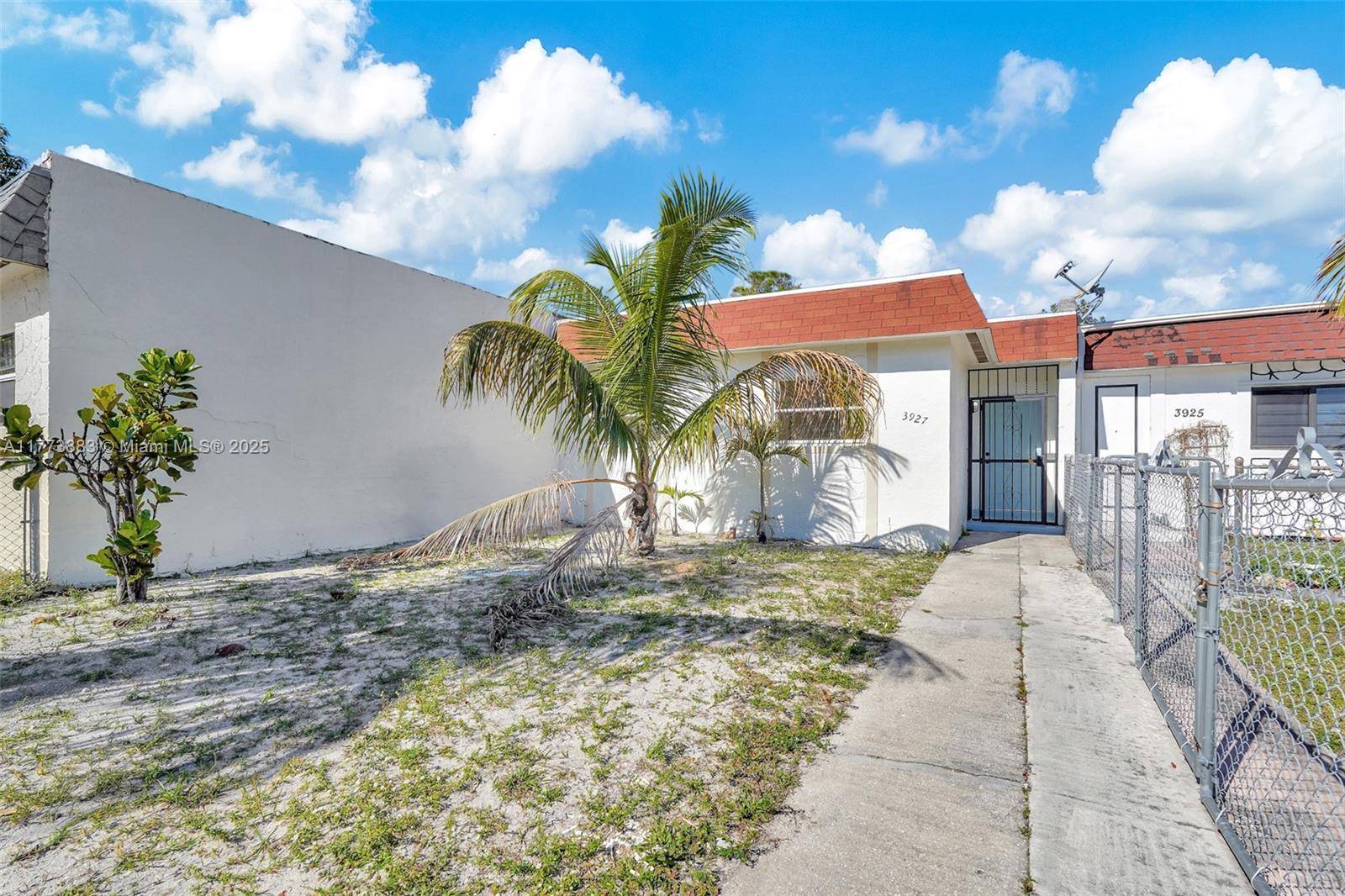 Miami Gardens, FL 33055,3927 NW 207th St Rd