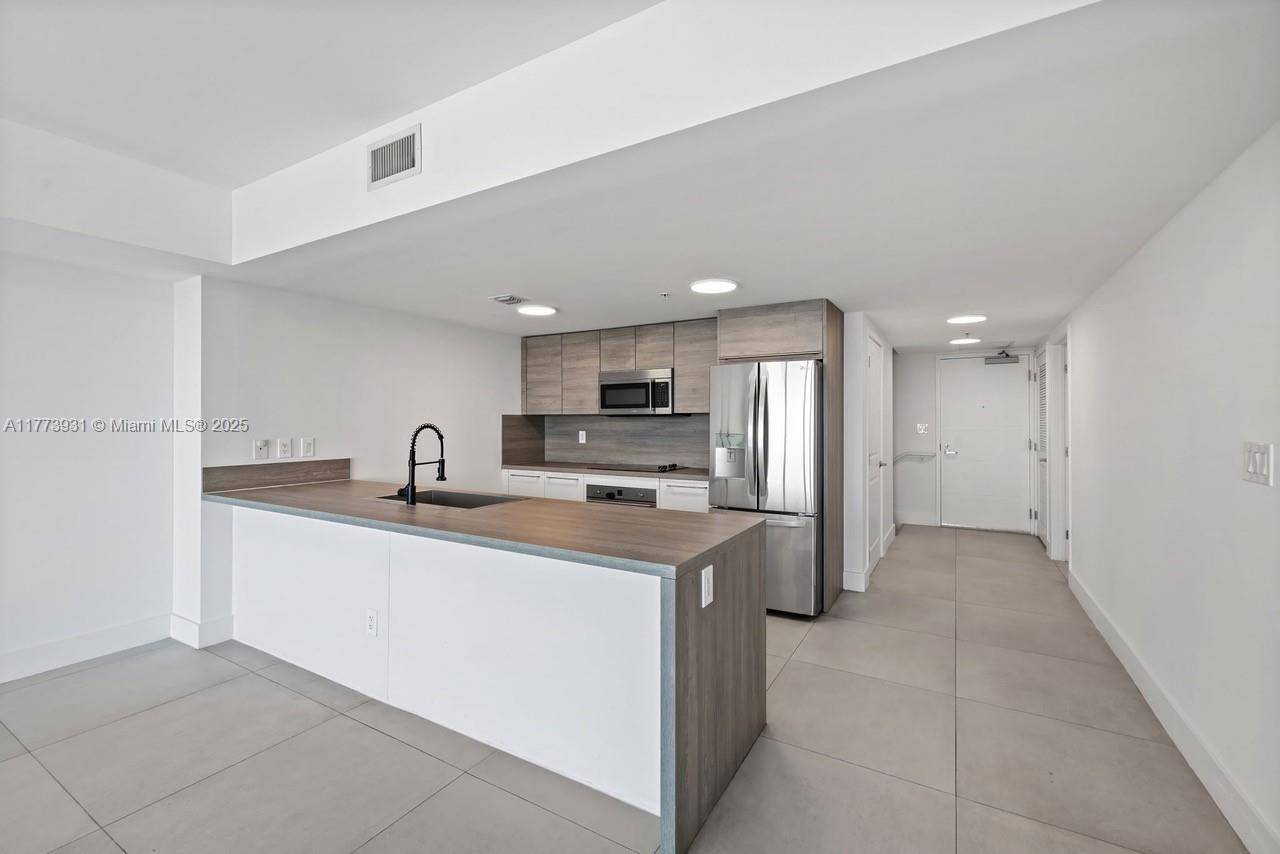 Sunny Isles Beach, FL 33160,400 Sunny Isles Blvd #1602