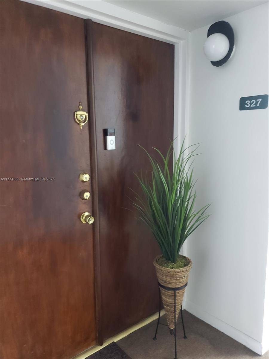 Miami, FL 33175,11800 SW 18th St #327-4
