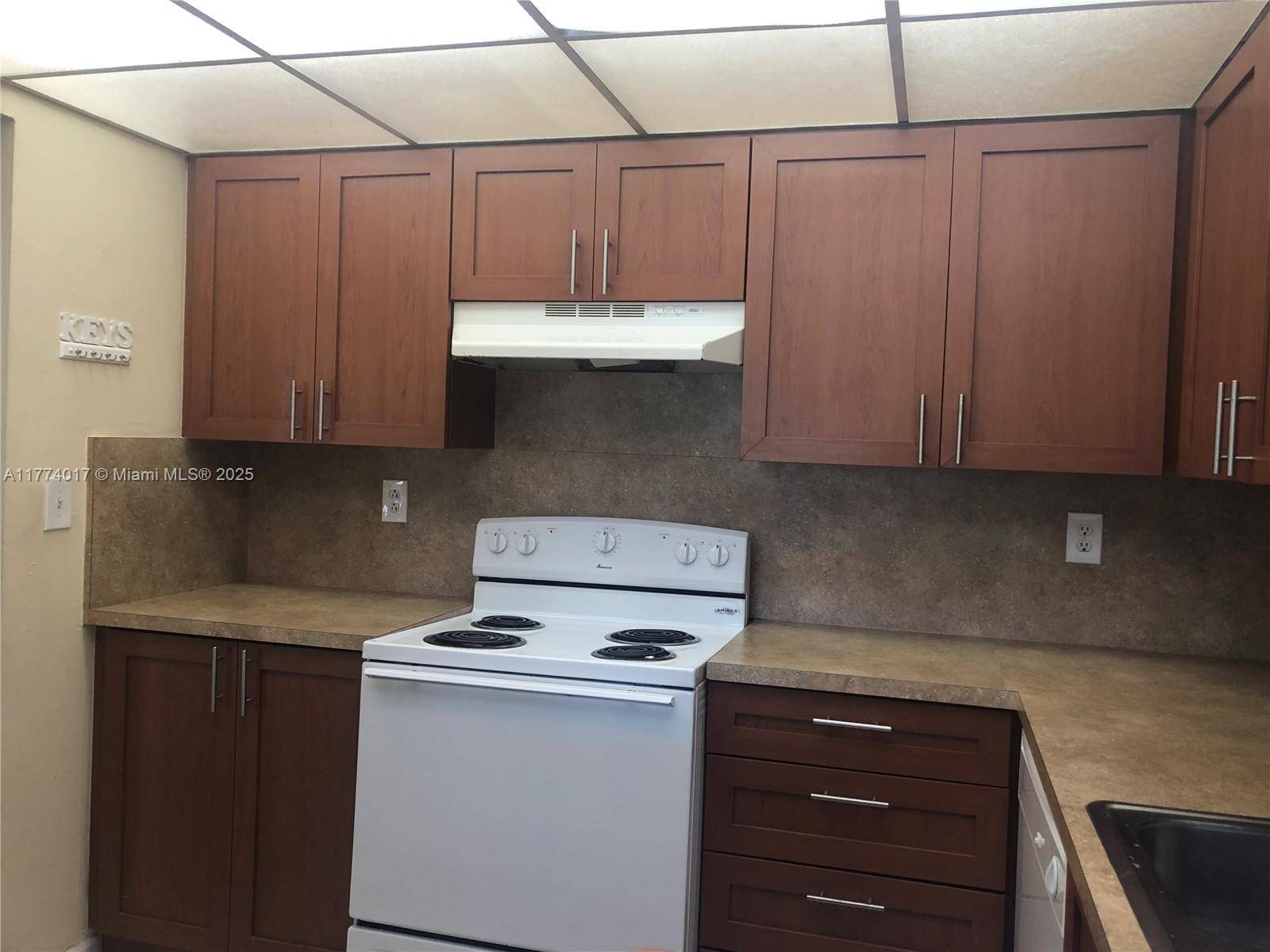 Hialeah, FL 33015,6980 NW 186th St #3-319