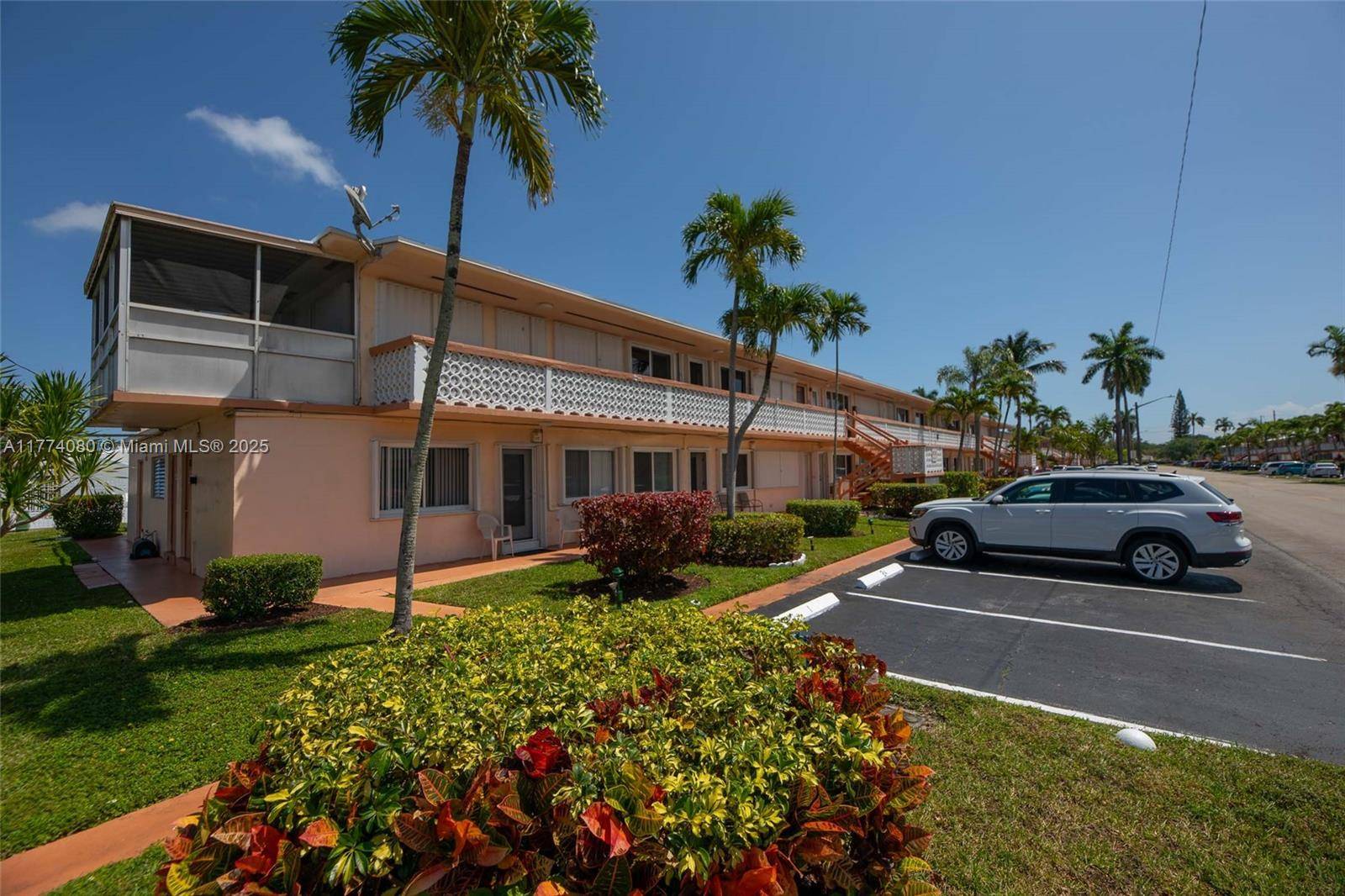 Hallandale Beach, FL 33009,815 SW 11th Ave #1G