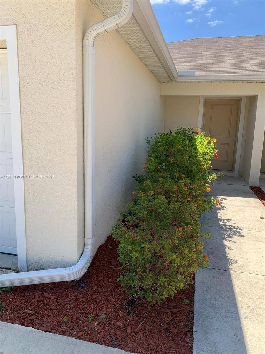 Lehigh Acres, FL 33936,9084 Aegean Cir