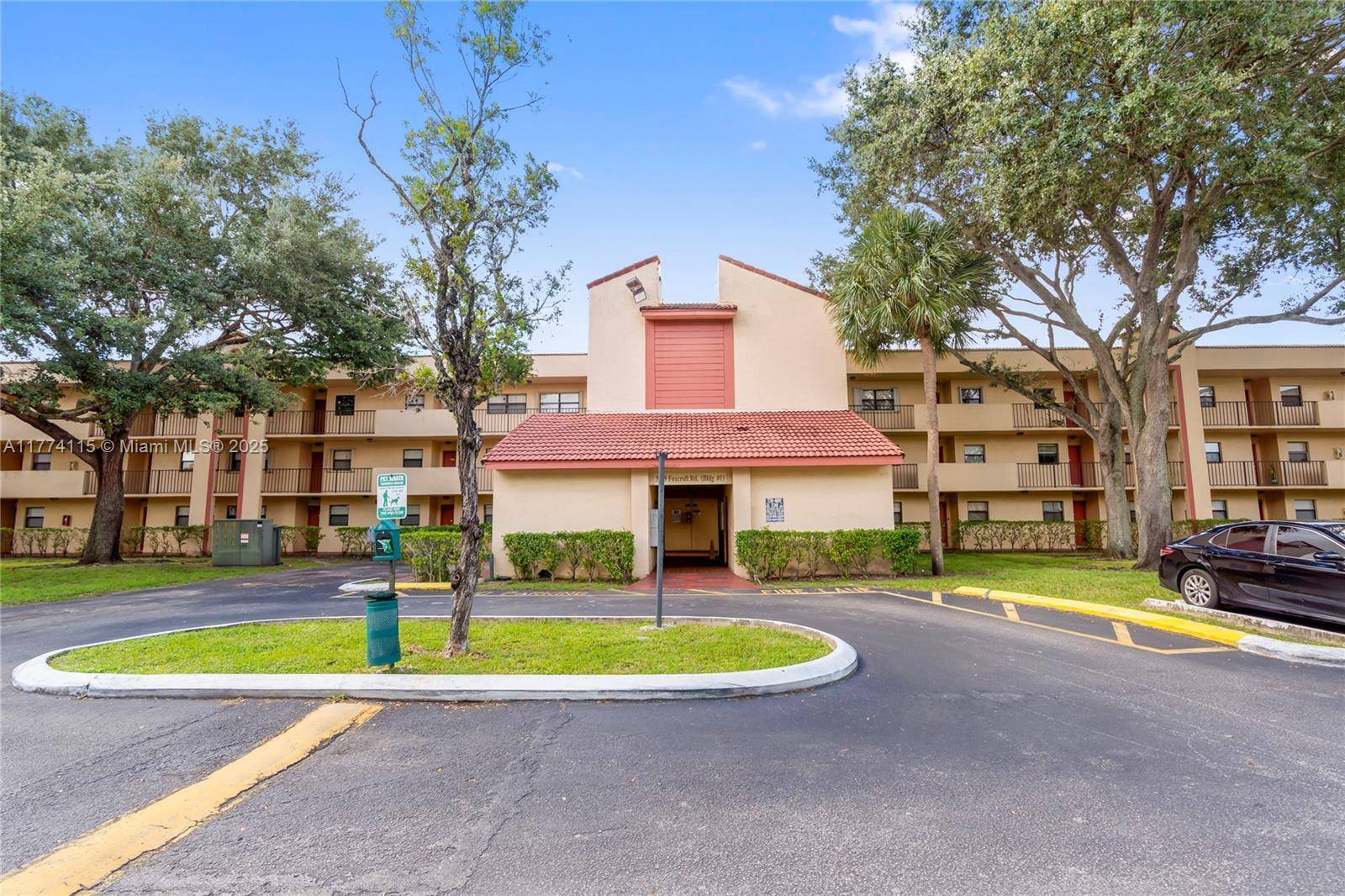 Miramar, FL 33025,3199 Foxcroft Rd #311