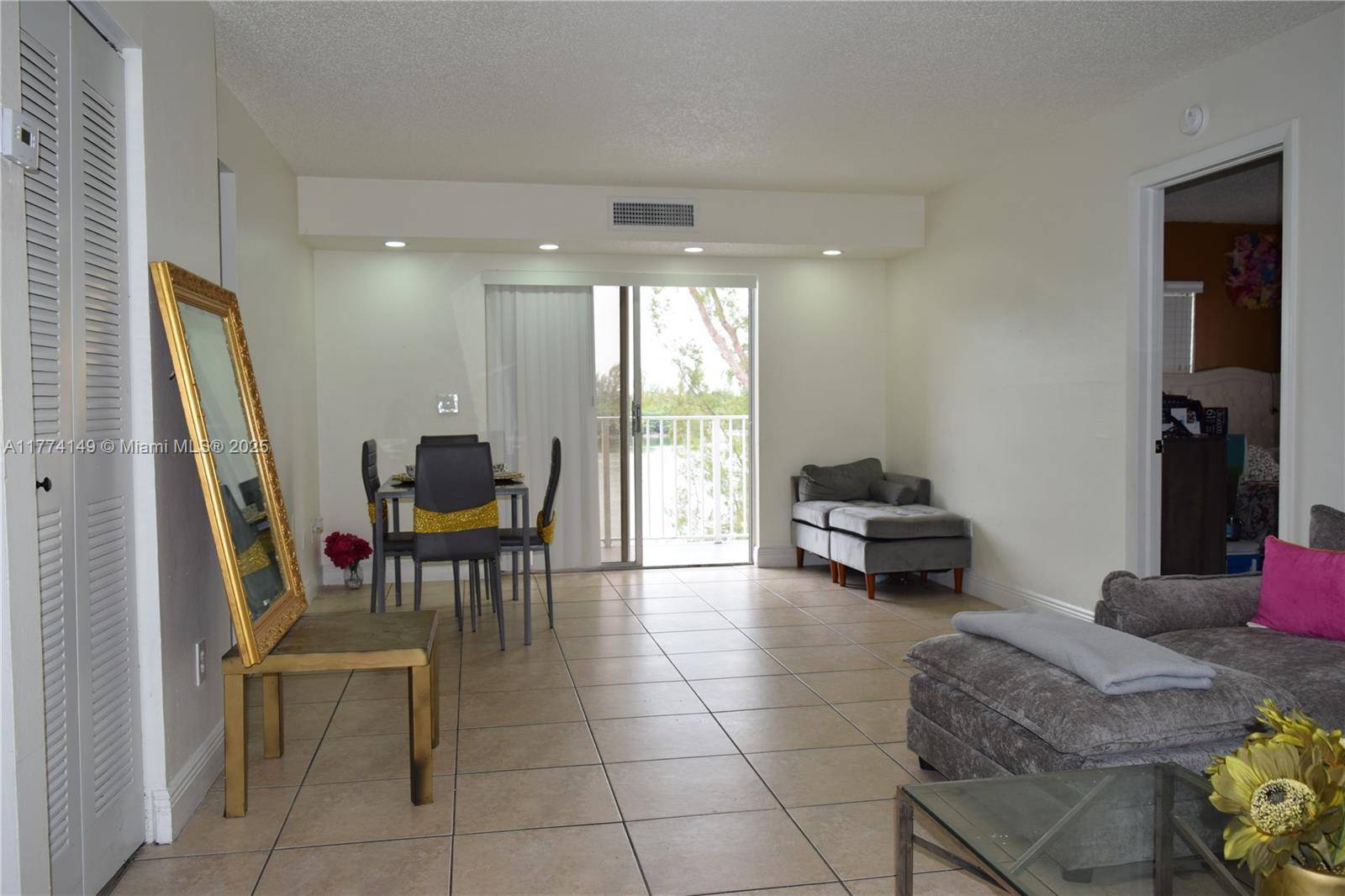 Cutler Bay, FL 33189,8240 SW 210th St #220